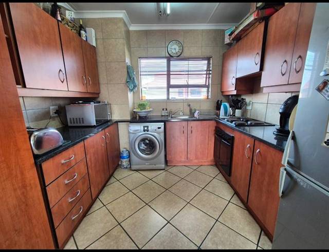 3 BEDROOM TOWNHOUSE FOR SALE IN NEWMARKET